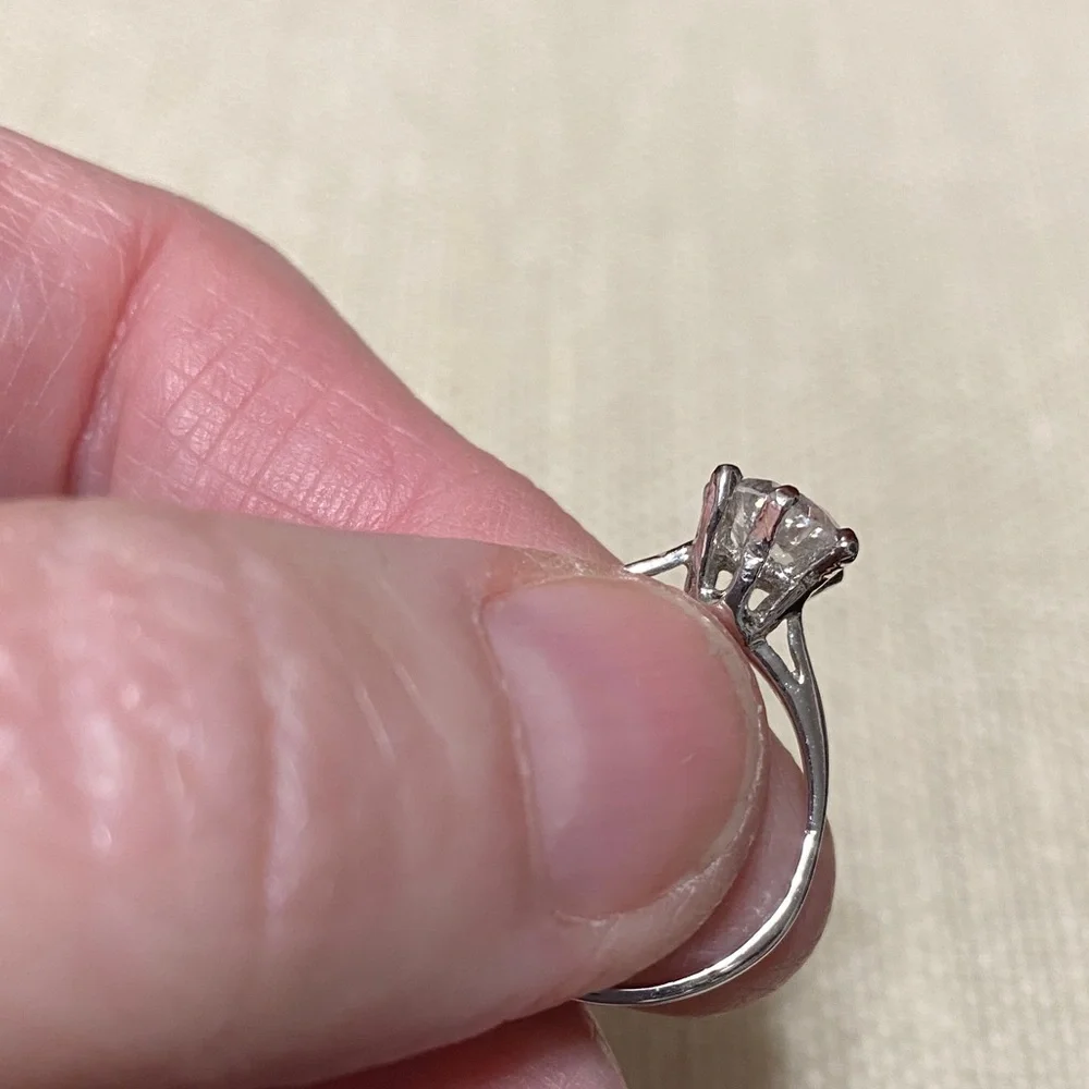 Six prong cubic zirconia silver metal ring size 6 3/4